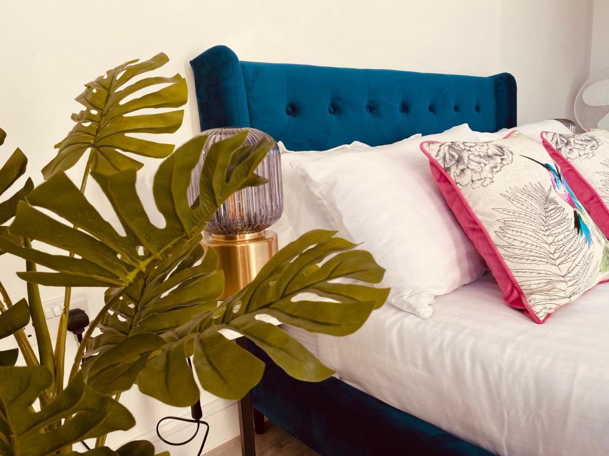 Spacious 2 Bedroom City Pad In Old Street Лондон Екстериор снимка