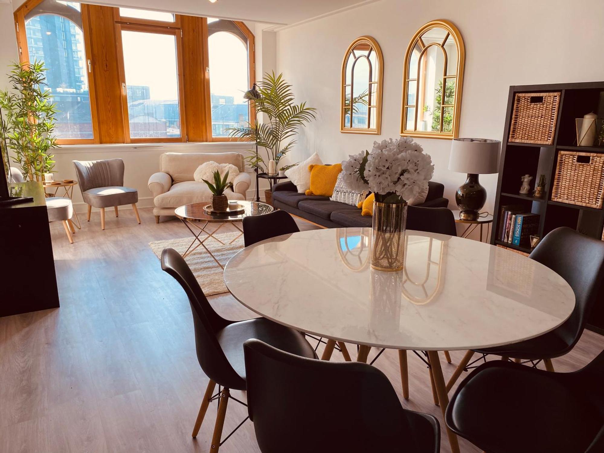 Spacious 2 Bedroom City Pad In Old Street Лондон Екстериор снимка