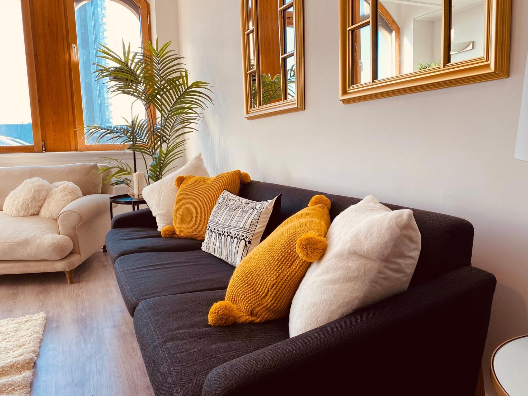 Spacious 2 Bedroom City Pad In Old Street Лондон Екстериор снимка